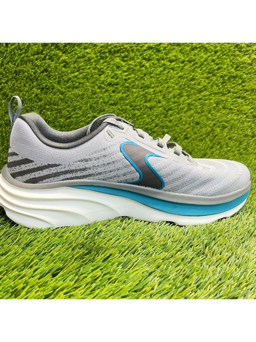Skechers D'Lux Vapor Gallor Mens Size 9 Gray Athletic Running Shoes Sneakers - Picture 4 of 9